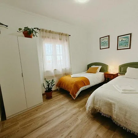 Donothing House - - Baleal