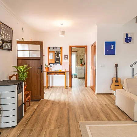 Donothing House - - Vakantiehuis