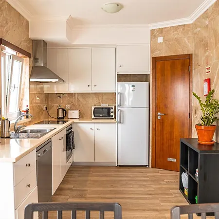 Donothing House - - Baleal