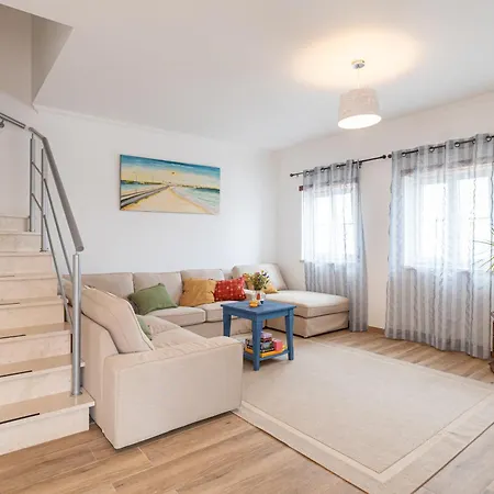 Donothing House - - Baleal