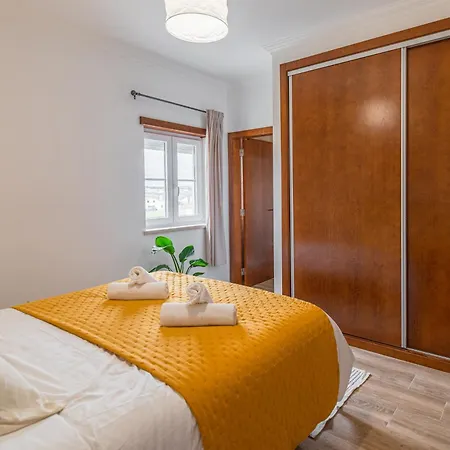 Donothing House - - *