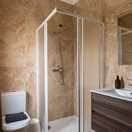 Hébergement de vacances Donothing House - - *