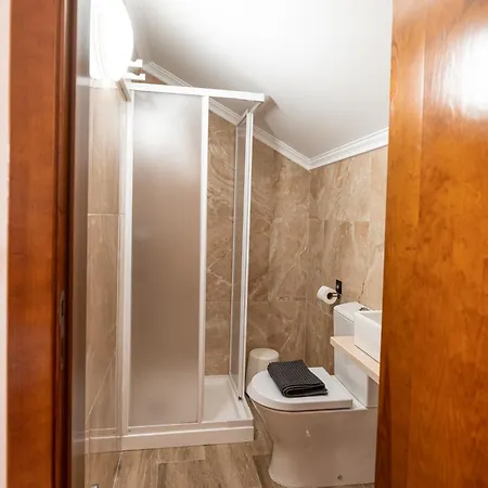 Donothing House - - * Baleal