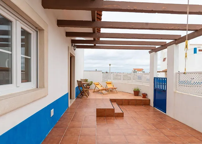 Donothing House - - *